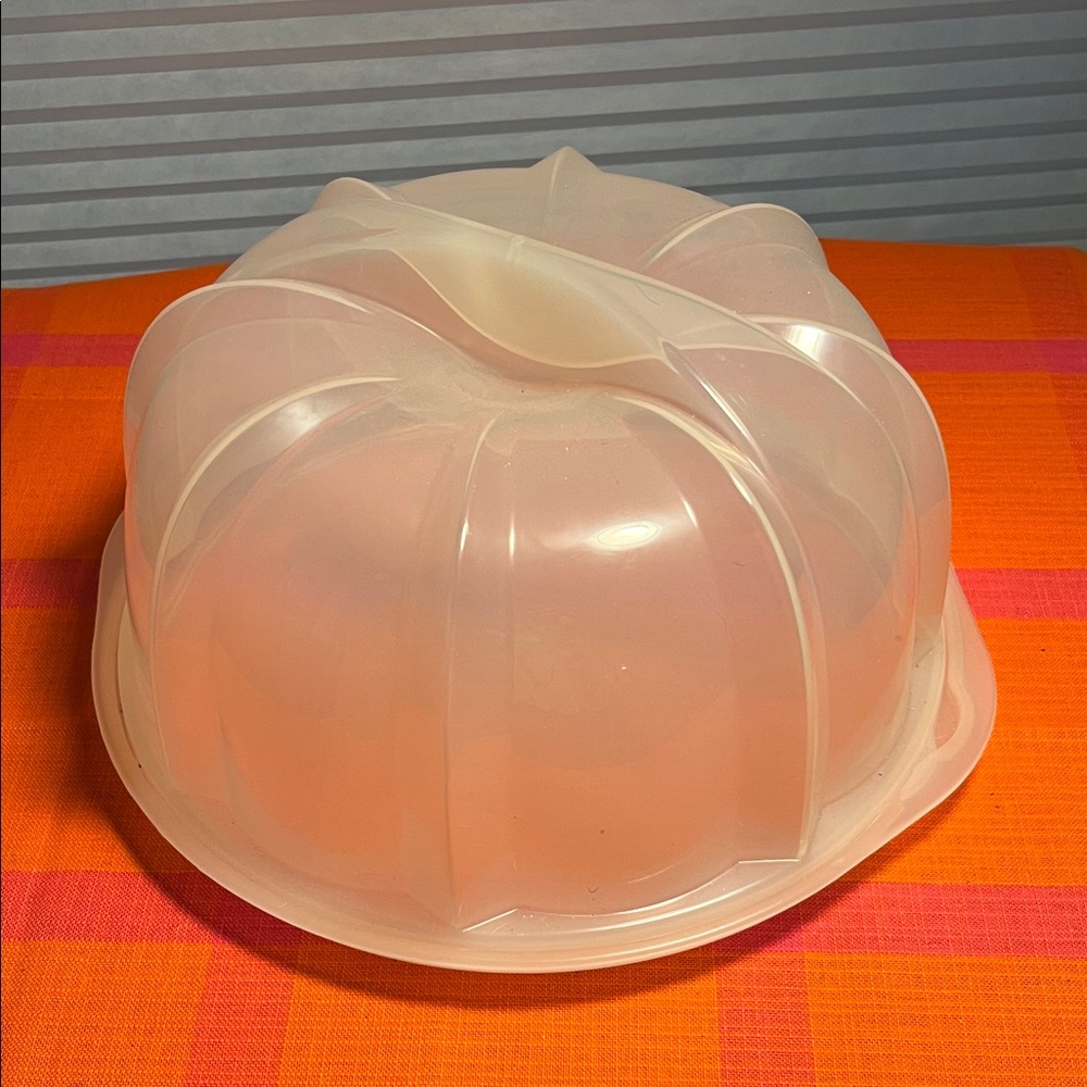 Vintage Nordic Ware Translucent Bundt Cake Keeper, USA